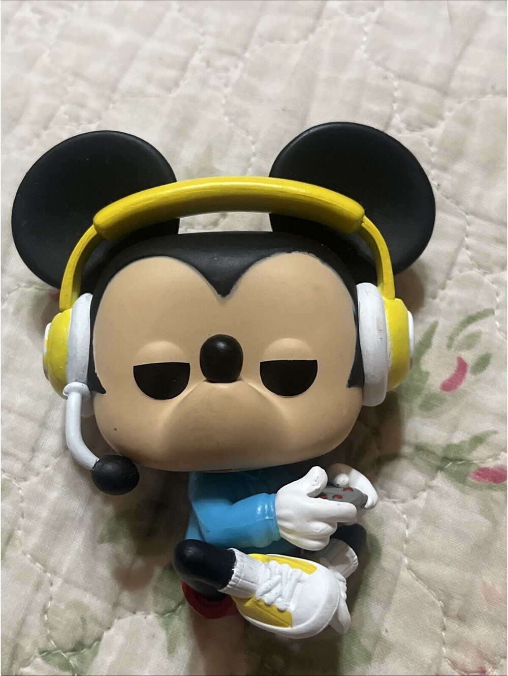 Funko Pop Disney Gamer Mickey #515 GameStop Exclusive 90th Anniversary